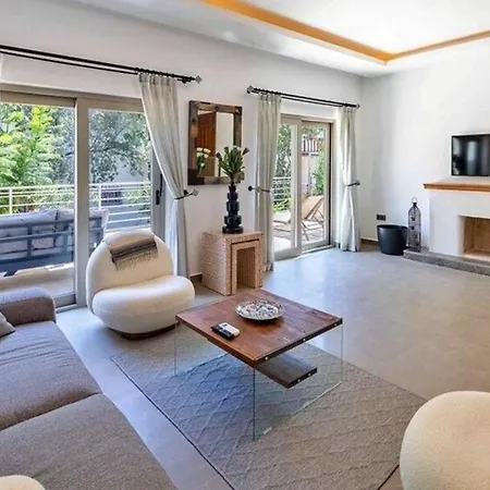 3 Bedroom 3124 *